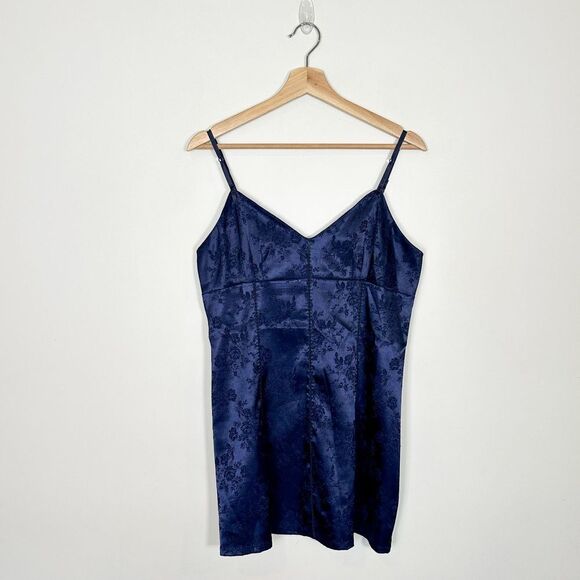 Vintage Victoria's Secret Navy Blue Floral Slip Medium Heart Label Lace Back - Picture 1 of 9